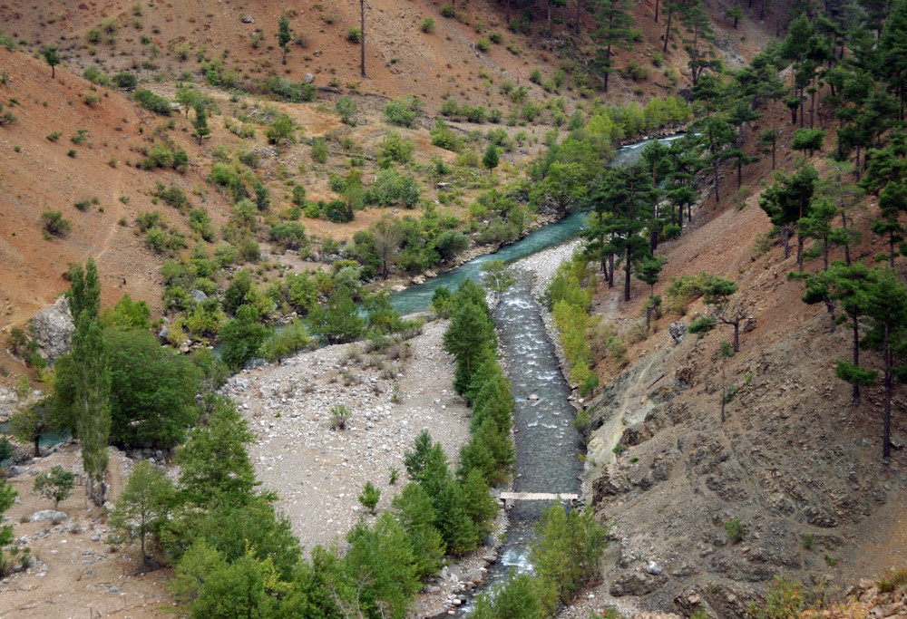 Zamantı Irmağı’ndan 10 ton çöp çıkarıldı